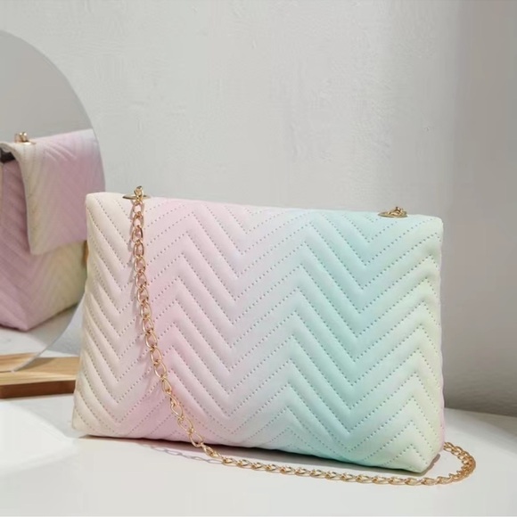 Colorful Pastel Ombre Quilted Pattern Crossbody Purse - Picture 3 of 6